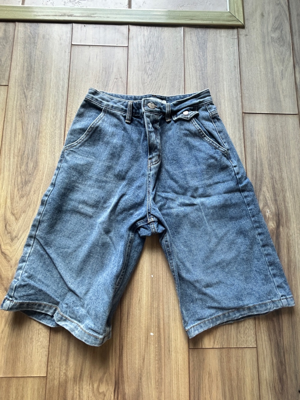 High-Rise Women’s Denim Jean  cargo Shorts in Washed Blue